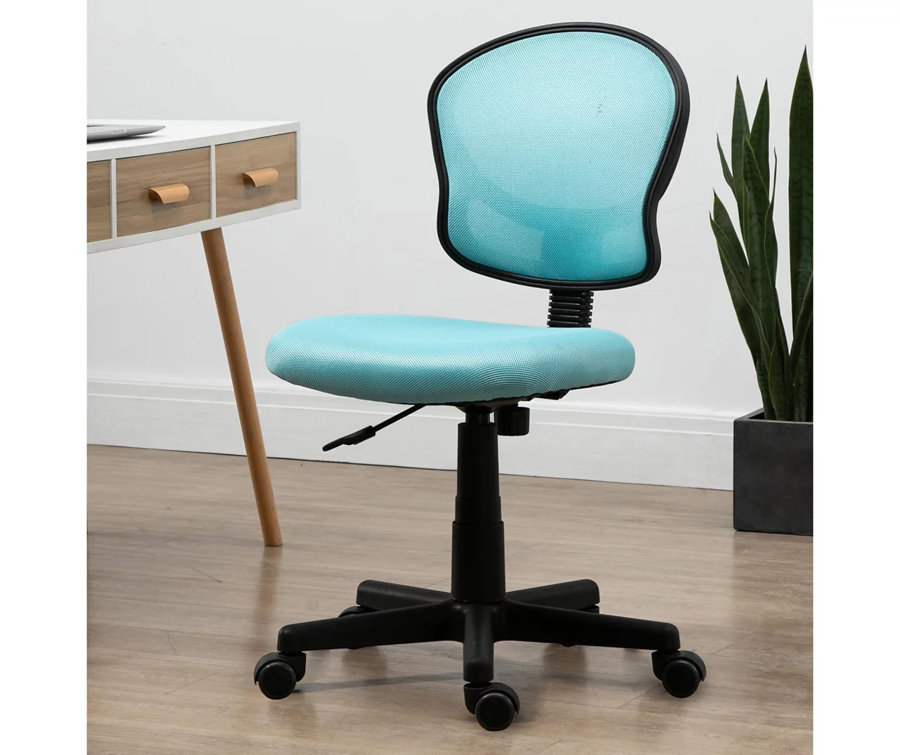 Real Living Rolling Mesh Office Chair 10 Real Living Rolling Mesh Office Chair - Image 8