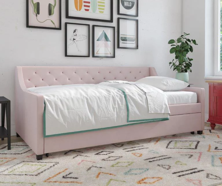 Her Majesty Light Pink Linen Daybed & Trundle 4 Her Majesty Light Pink Linen Daybed & Trundle - Image 2